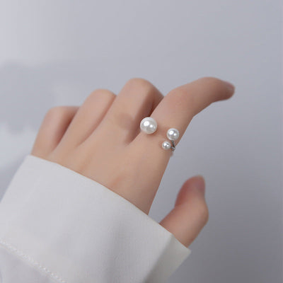 Trio Pearl – Öppen Ring med Tre Pärlor & Guldton