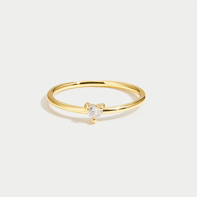 Hjärta – Tunn Ring med Hjärtformad Kristall & Guldton