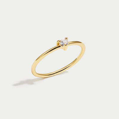 Hjärta – Tunn Ring med Hjärtformad Kristall & Guldton